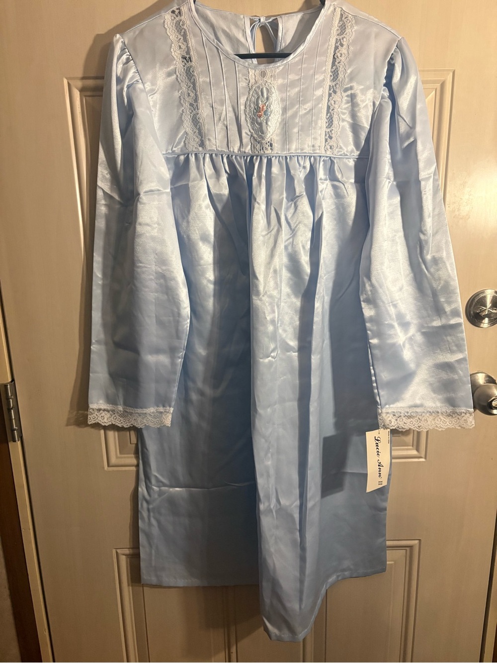 Lucie Ann Vintage Women’s blue nightgown SMALL Vintage dainty girly